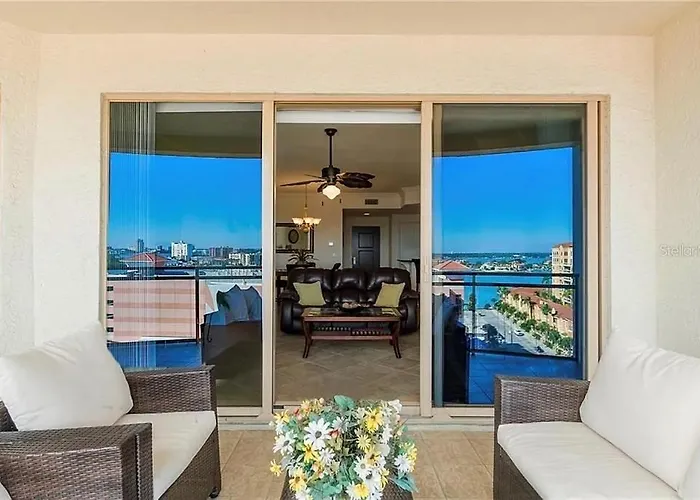 Waterfront Two Bedroom Residence Near Clearwater Beach