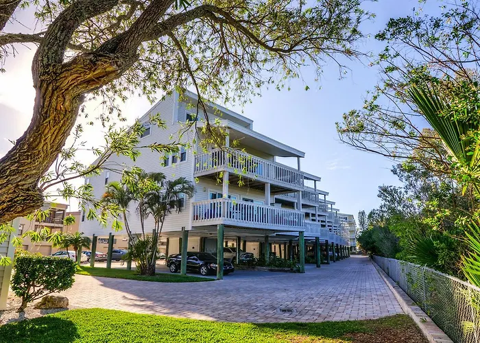 Intercoastal Beach Suite
